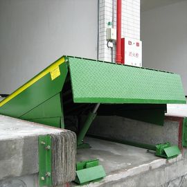 Livellatori idraulici elettrici del carico dell'ascensore del bacino per i camion/la capacità peso del carrello elevatore 6T
